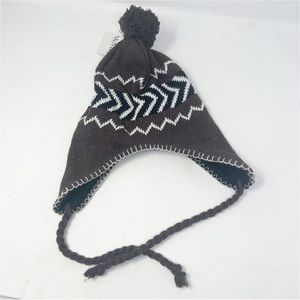😻 NWT Knit Beanie With Ear Flaps